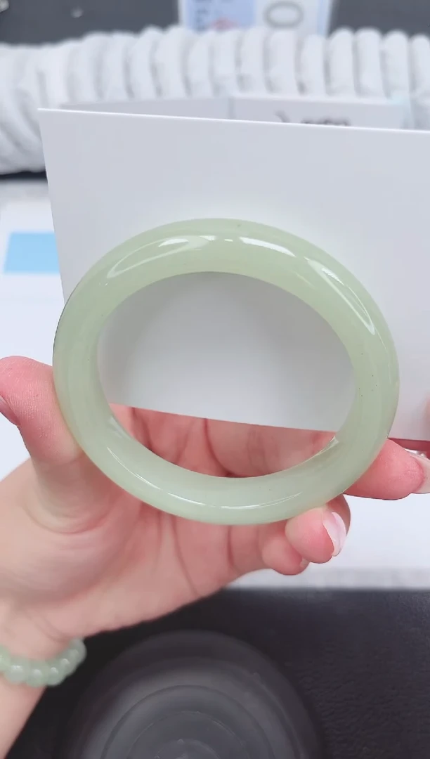 未镶嵌手镯石英质玉50-58.7