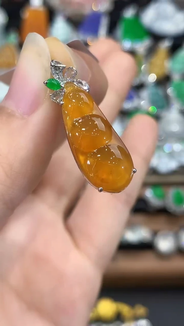 吊坠(不含链)18K金镶嵌翡翠C97