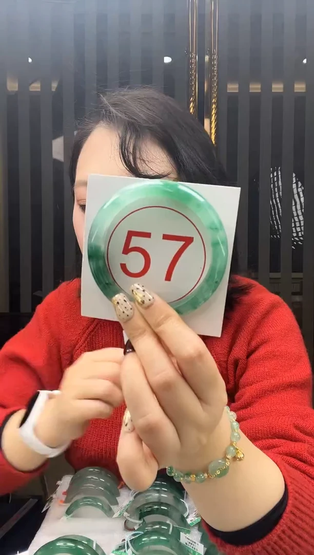 未镶嵌手镯石英质玉34