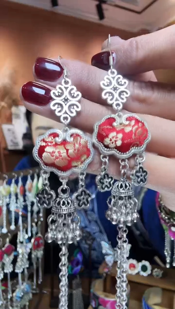 【闪购商品】刺绣纯手工民族风耳环