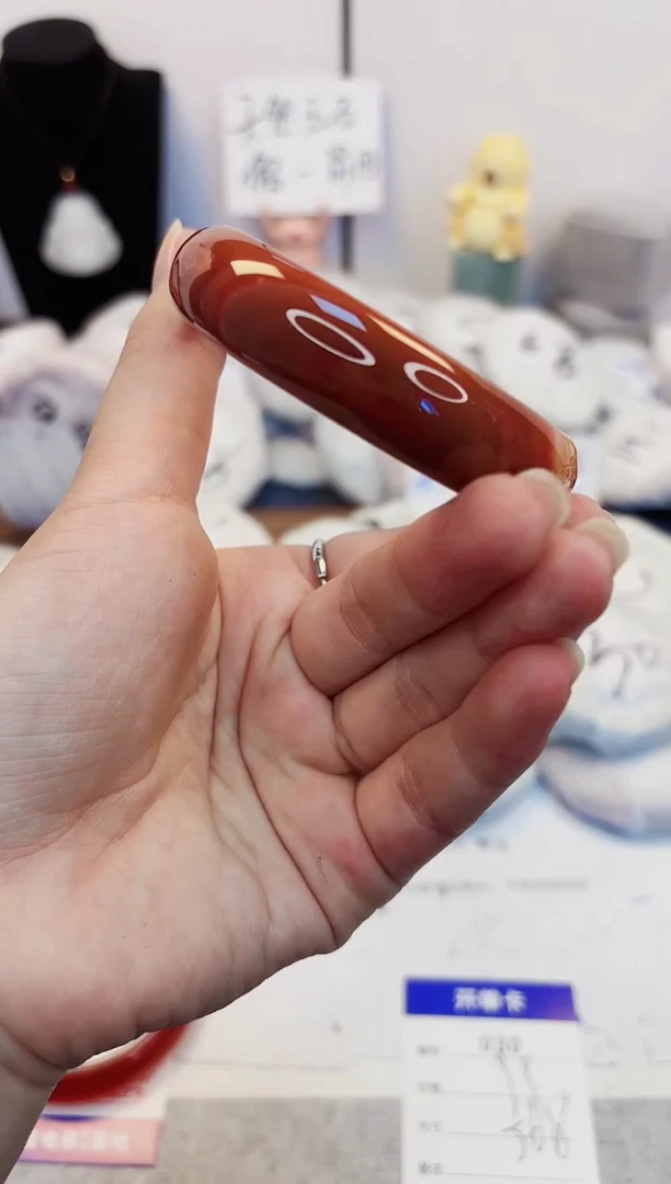 【闪购商品】石英质玉手镯未镶嵌30-玛瑙55圈口