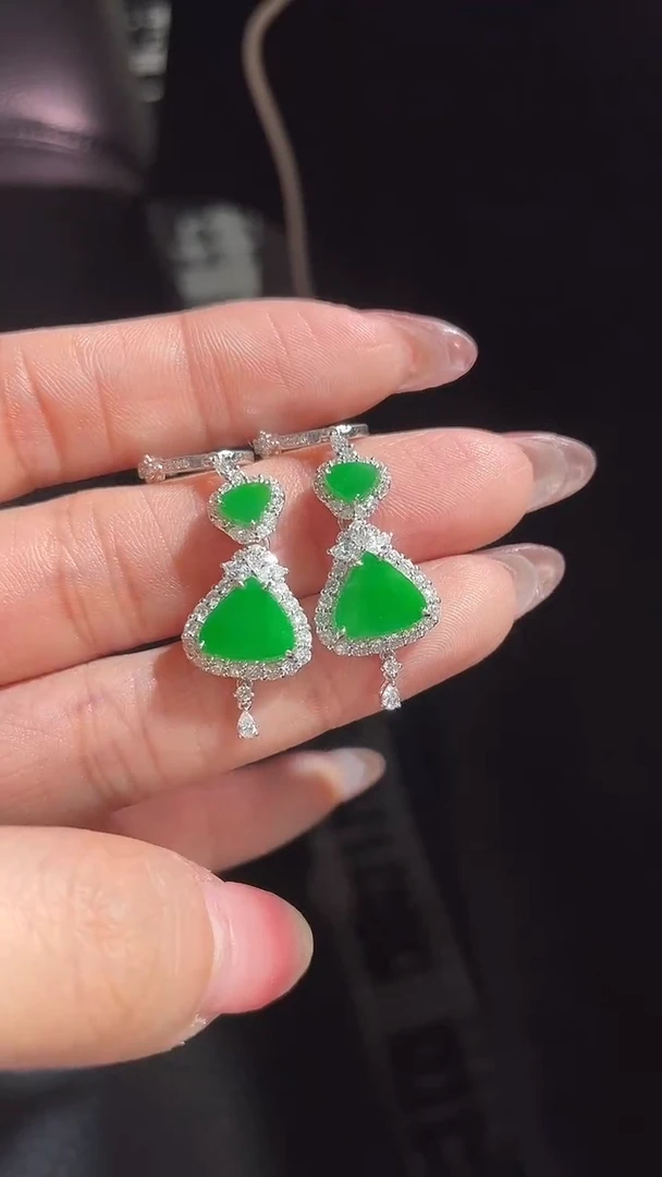 18K金镶嵌翡翠耳坠天然缅甸A货翡翠