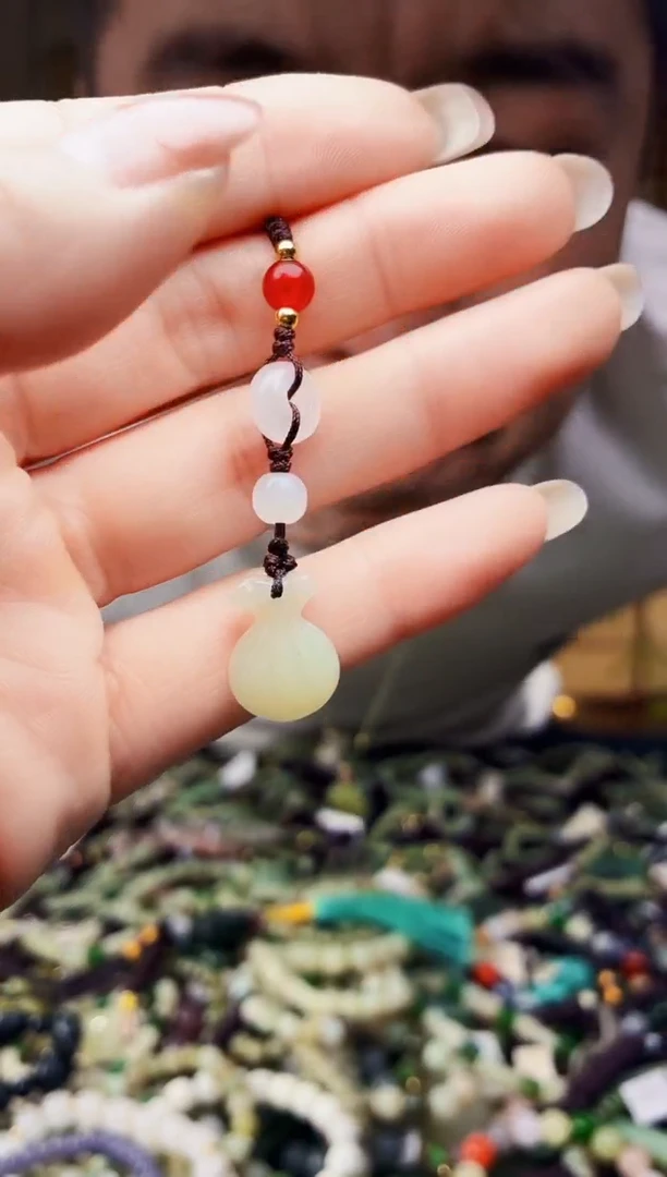 颈饰未镶嵌和田玉多样性发货，拍一发一