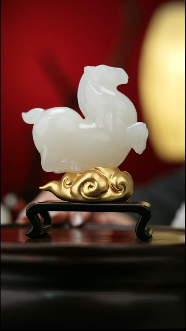 玉【马踏祥云】天然玉石摆件