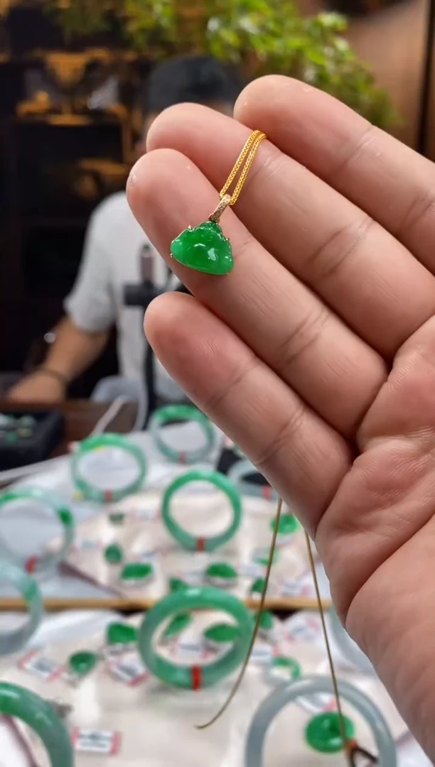 吊坠(不含链)18K金镶嵌翡翠C*dk755天然缅甸翡翠a货