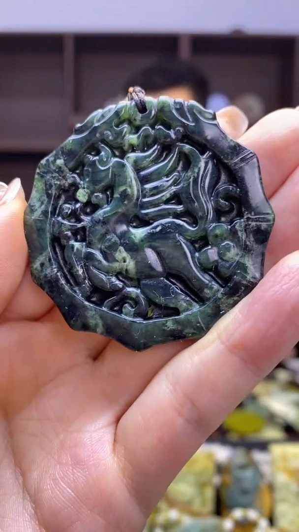 未镶嵌岫玉挂件