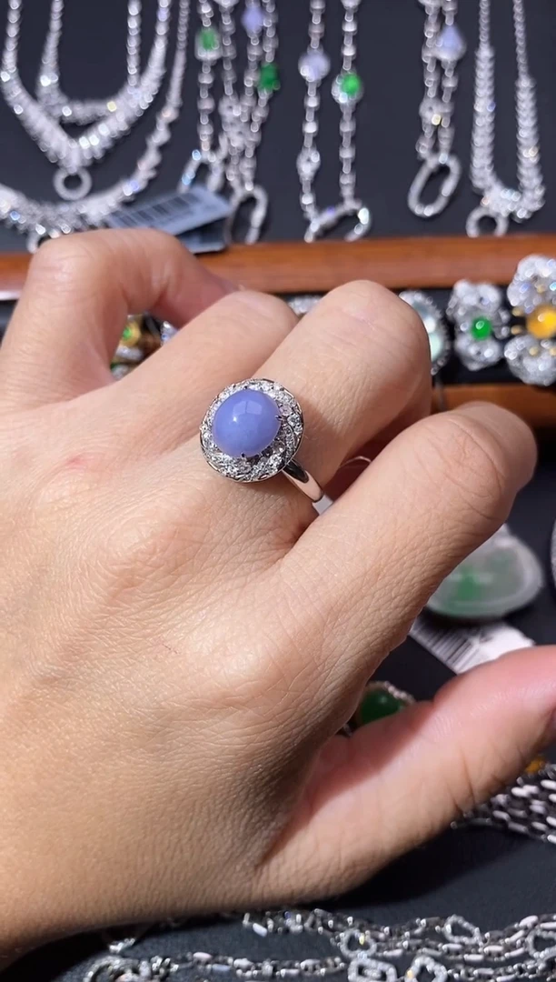 18K金镶嵌戒指翡翠戒指