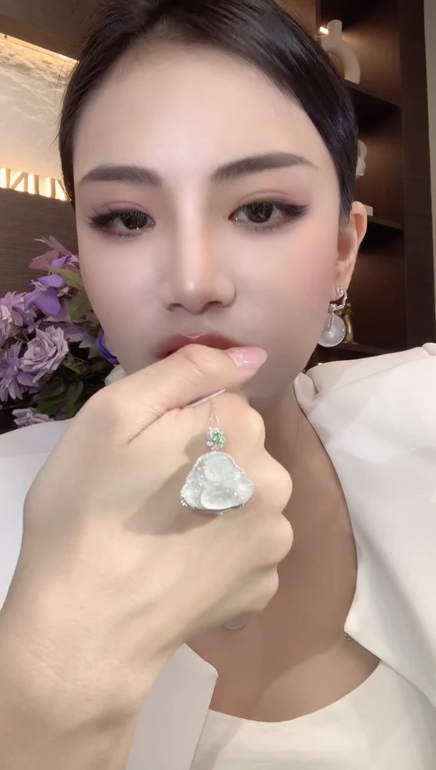 吊坠(不含链)18K金镶嵌翡翠A8 多样性发一件