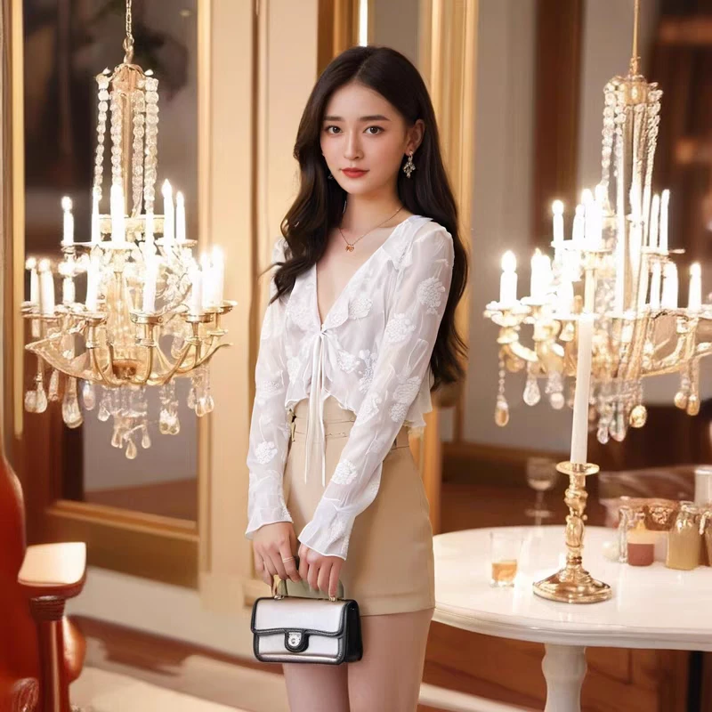 桑蚕丝绣花短款开衫女百搭夏季薄款通勤外披时尚白色气质短外套