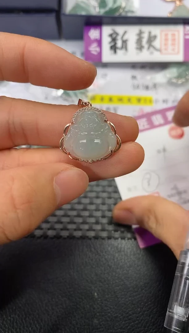 颈饰银S925镶嵌翡翠小**?挂件