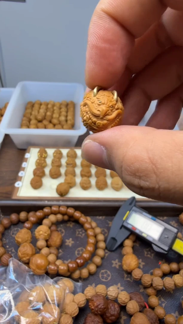 吊坠猴头核桃迦楼罗 重工