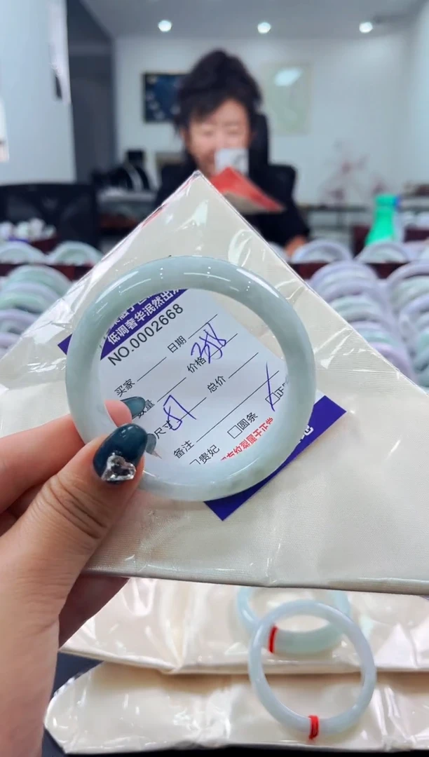 翡翠手镯未镶嵌天然缅甸A货翡翠