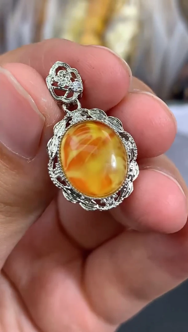 蜜蜡未镶嵌珠宝奇石18