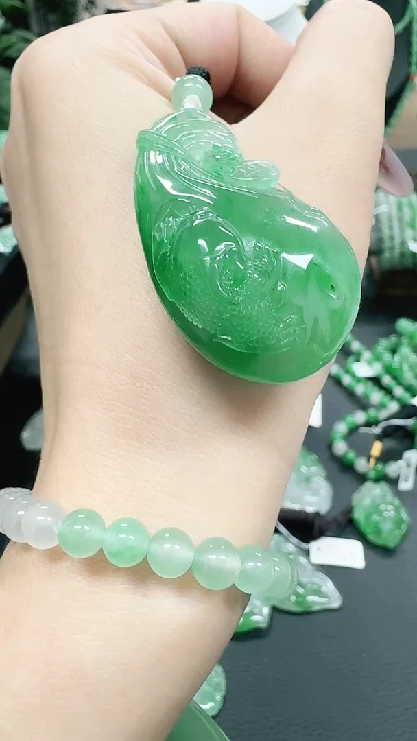 未镶嵌1石英质玉（非洲翠）/1588