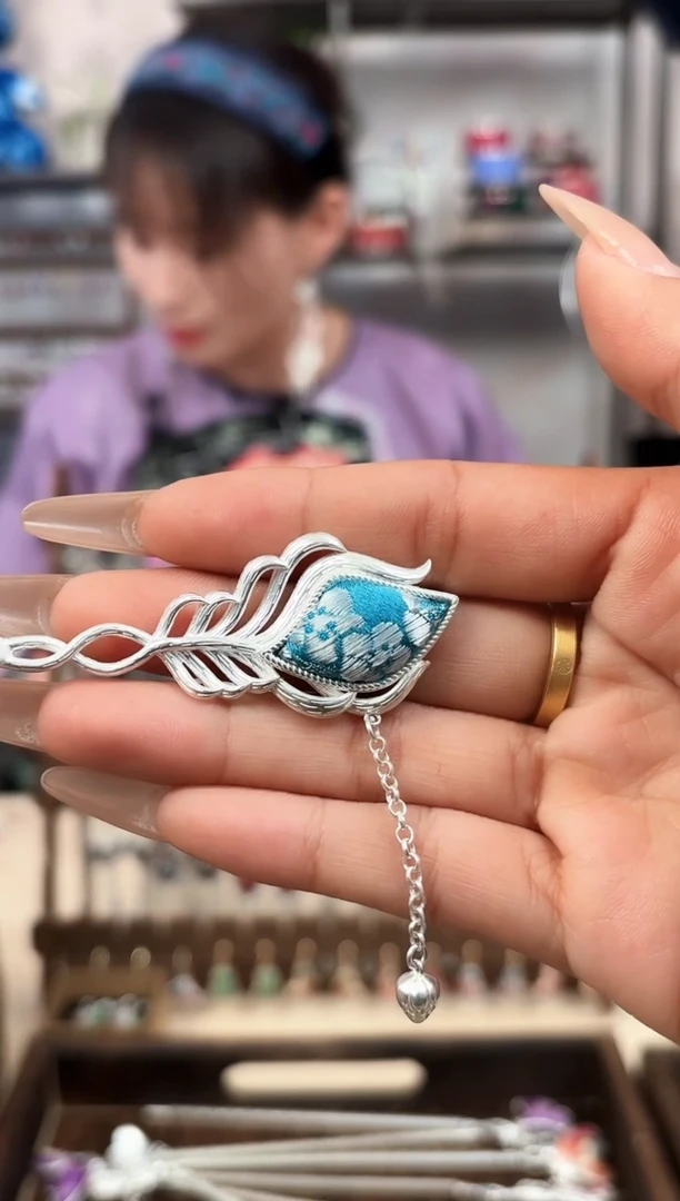 【闪购商品】织绣艺枝独秀手工饰品273