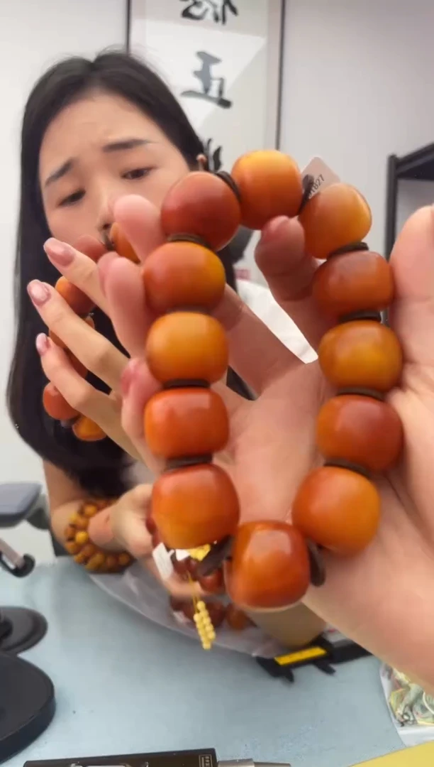 未镶嵌蜜蜡珠宝奇石假一罚十，072.22微瑕多样性发一件