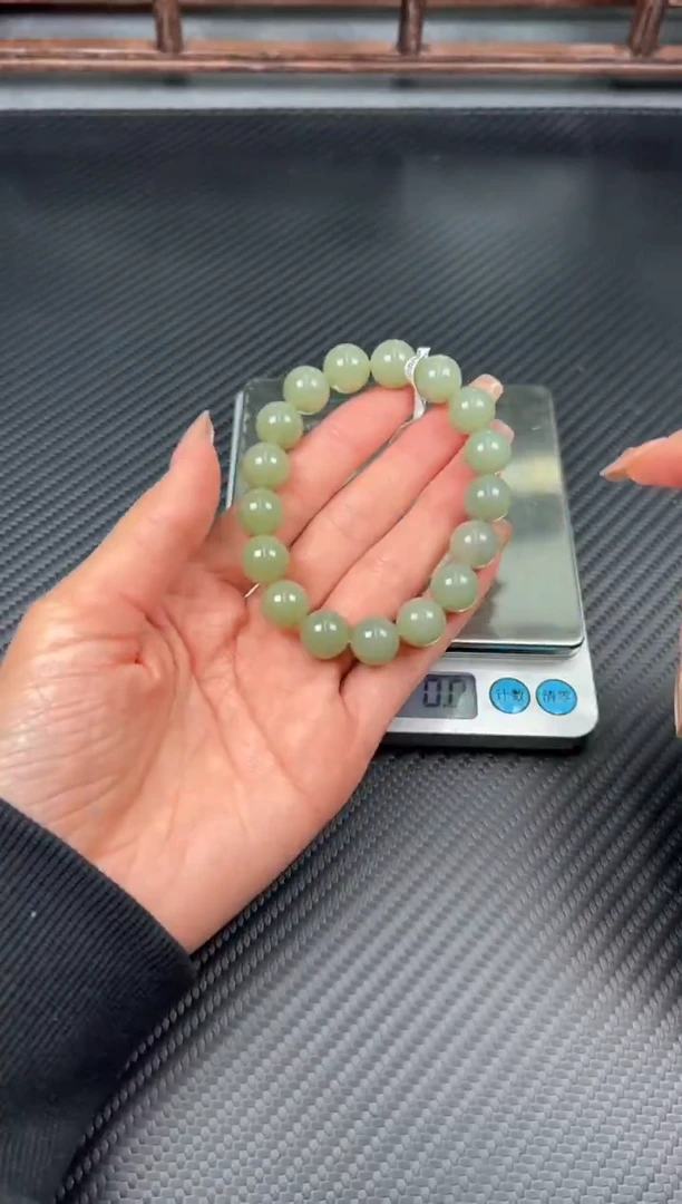 未镶嵌手串和田玉若羌微色差卡12L