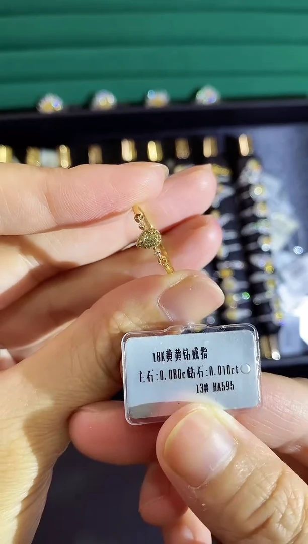 18K金镶嵌戒指钻石01