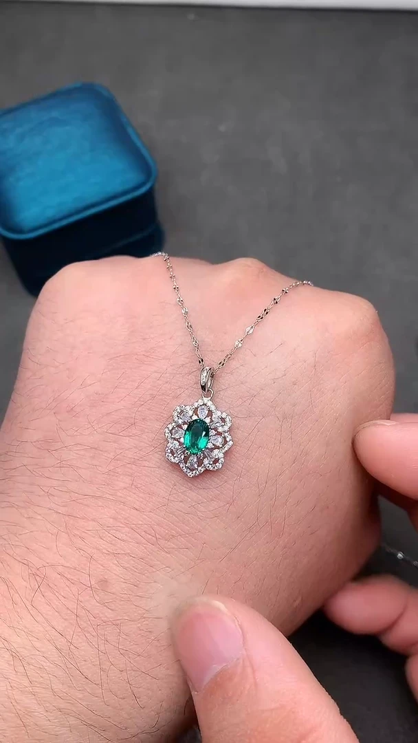 【闪购商品】祖母绿颈饰银S925镶嵌······