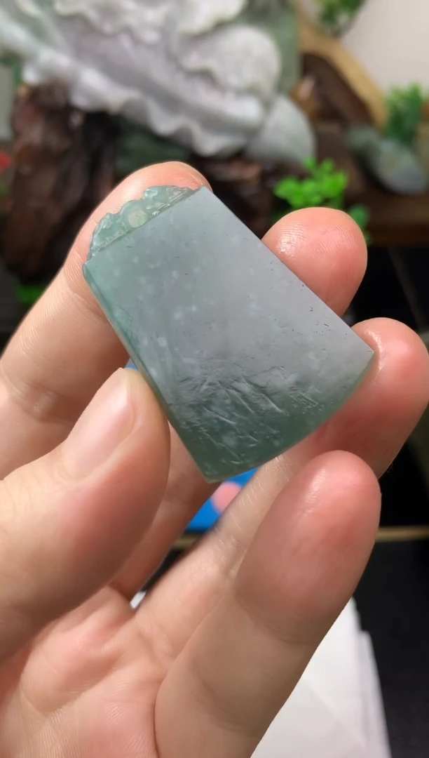 颈饰未镶嵌翡翠会**猫无事牌