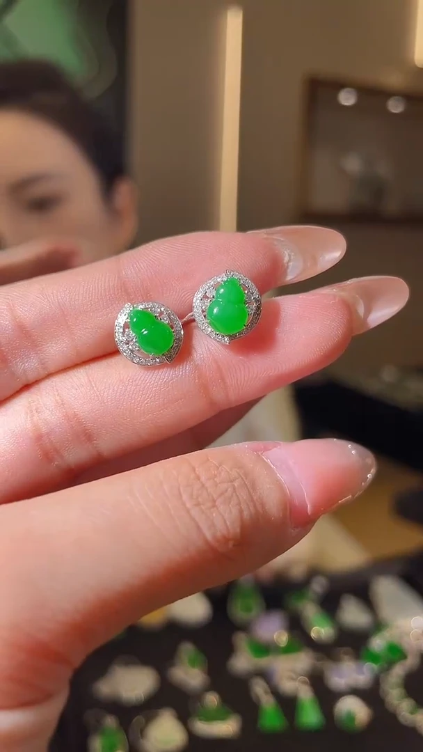 翡翠18K金镶嵌耳饰天然翡翠A货