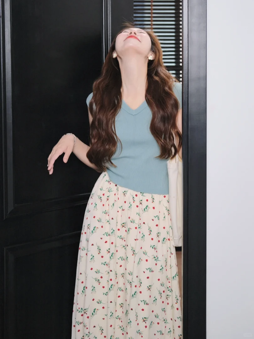 夏季一整套ootd穿搭小香风韩版蓝色针织上衣碎花半身裙显瘦两件套