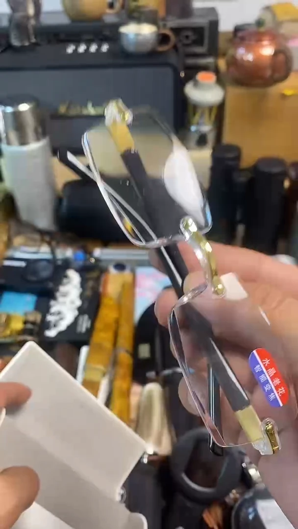 瓷片闪购商品，如图所示