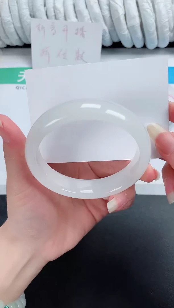 【闪购商品】石英质玉手镯未镶嵌254-62.7