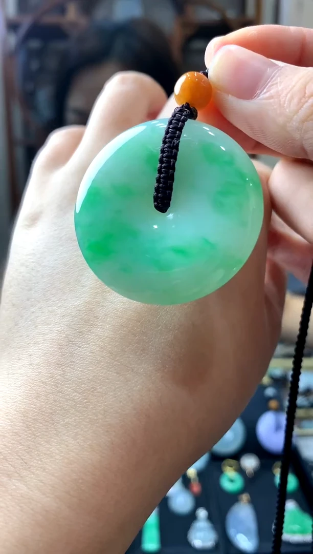 翡翠未镶嵌吊坠(不含链)挂件