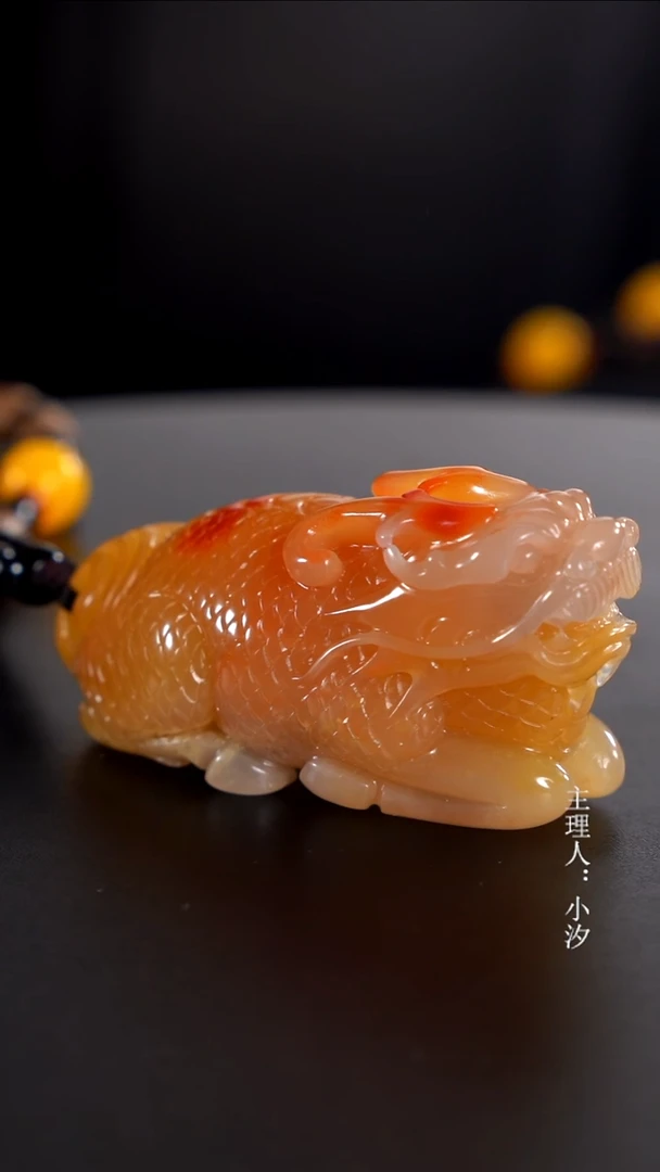 寿山石透***色寿山石手把件