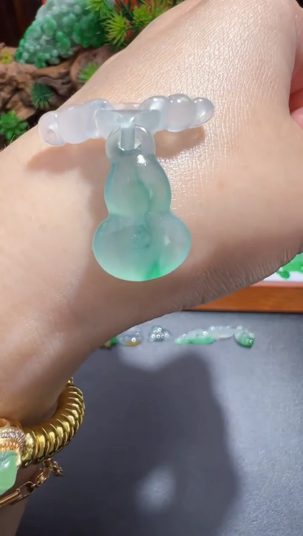 未镶嵌定制翡翠27.1*13.7*5.7葫芦