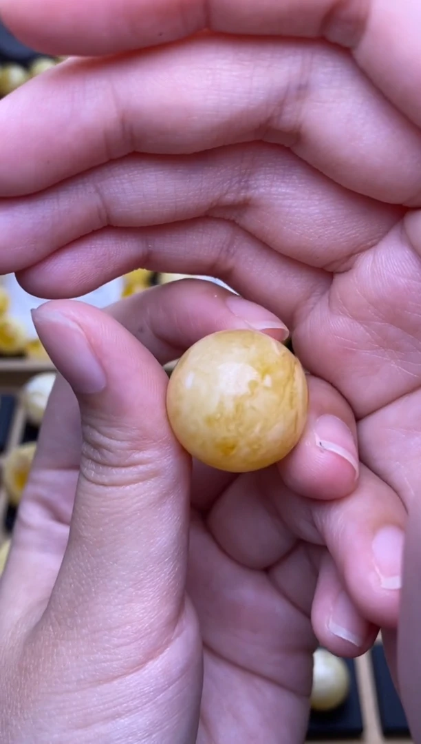 未镶嵌琥珀裸石大小姐珠宝132