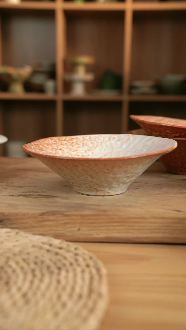 【闪购商品】孤品火烧云的8英寸手捏汤碗颜色淡的