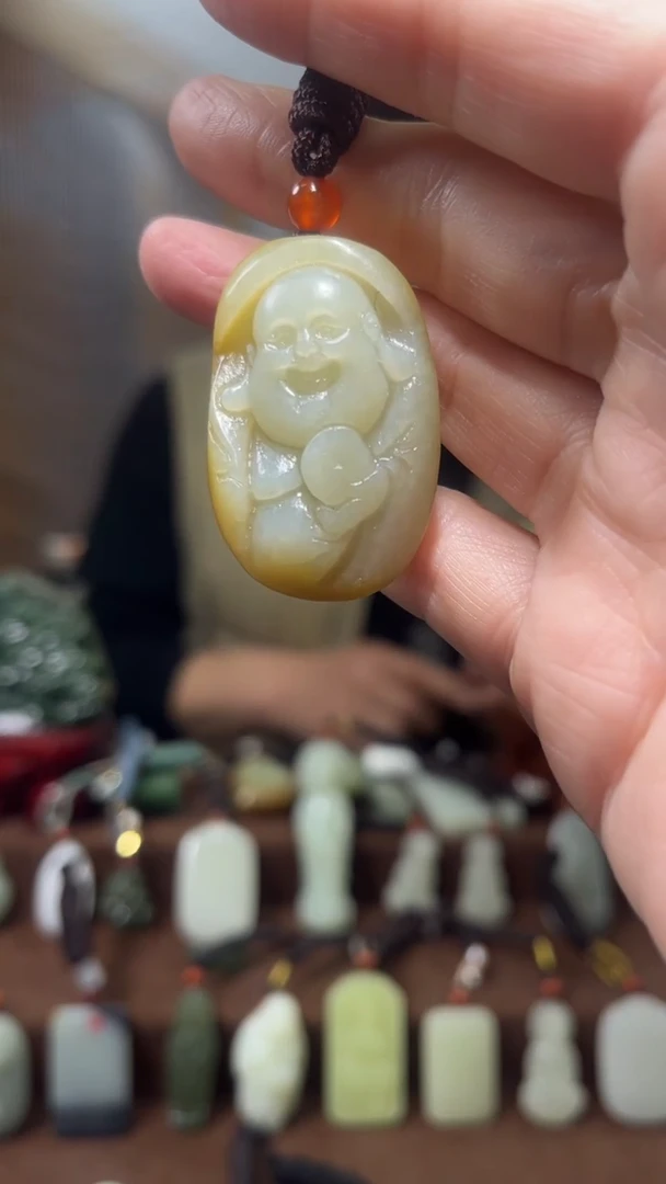 颈饰未镶嵌和田玉·