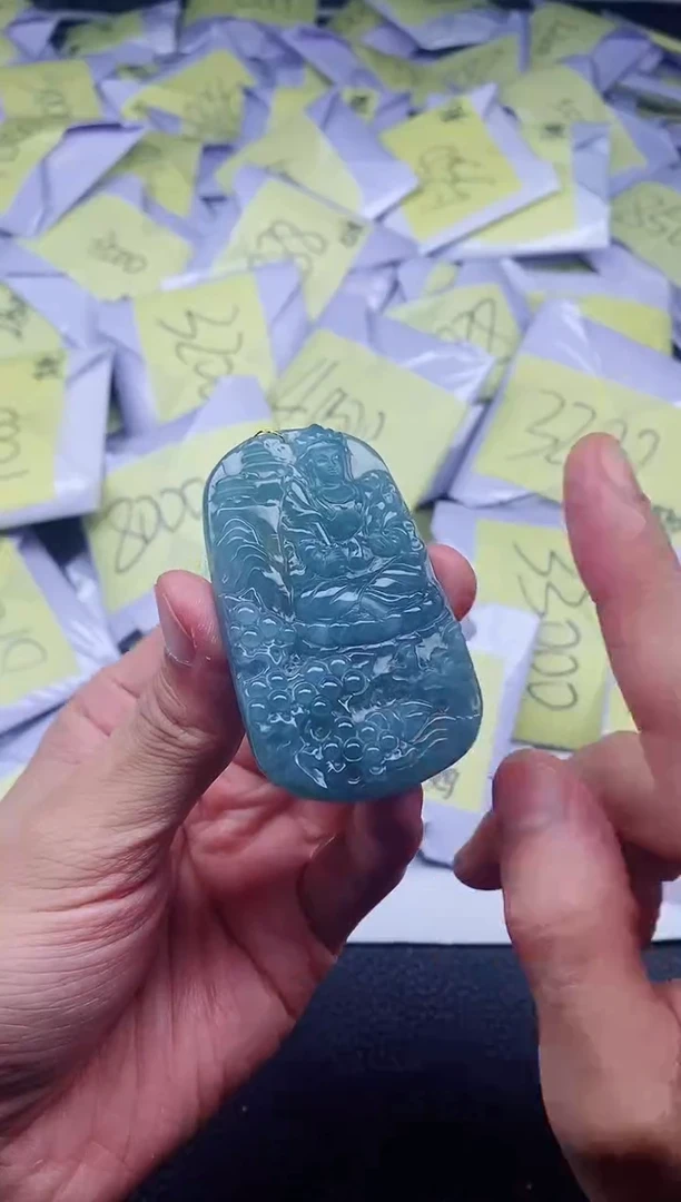 翡翠未镶嵌颈饰