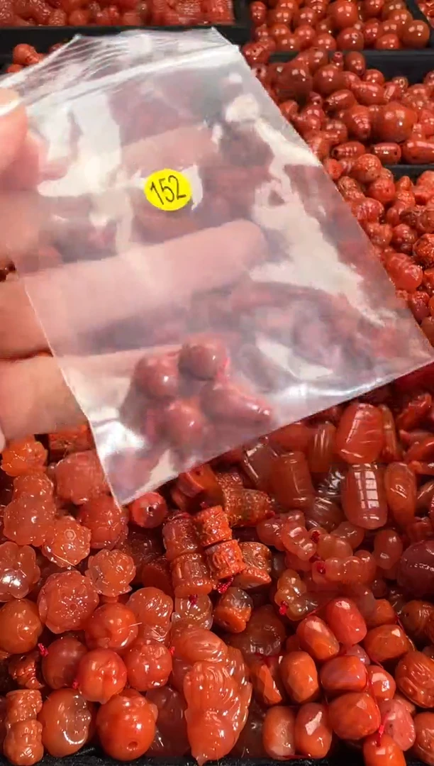 颈饰未镶嵌南红玛瑙1