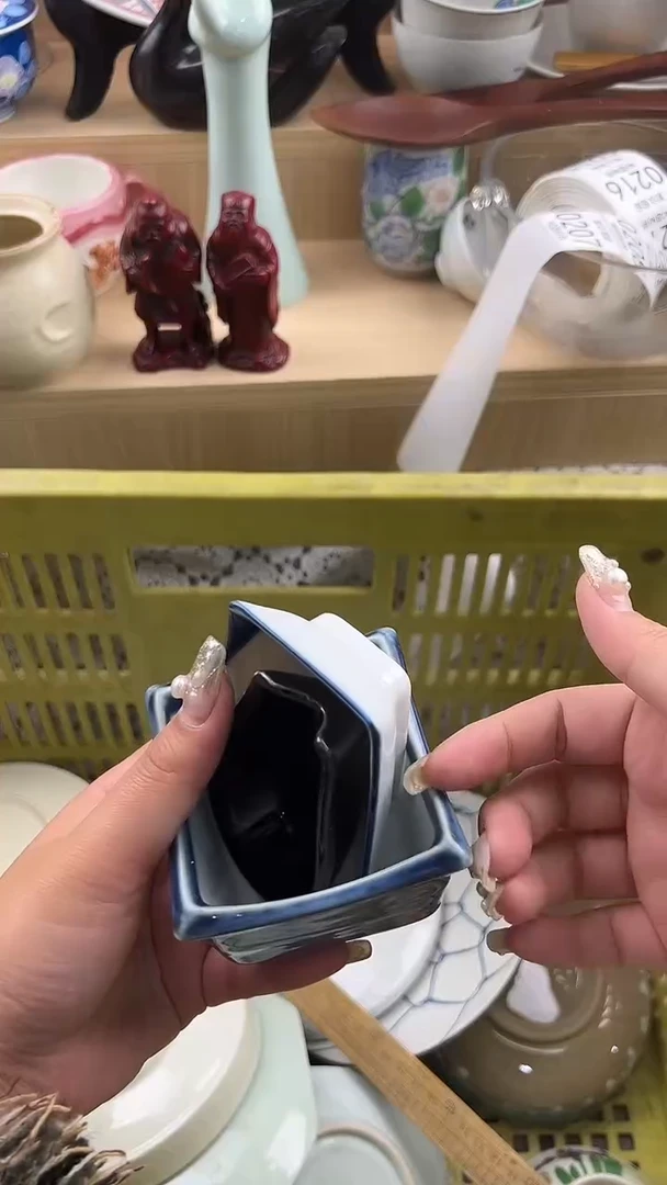 R****人207默认微瑕，满20元包邮