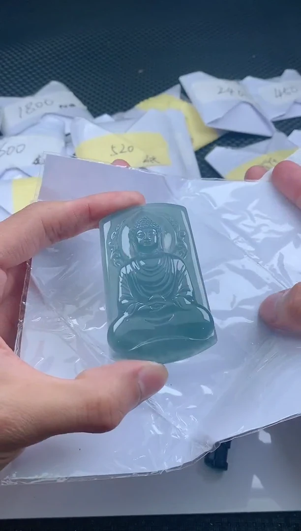 翡翠未镶嵌颈饰