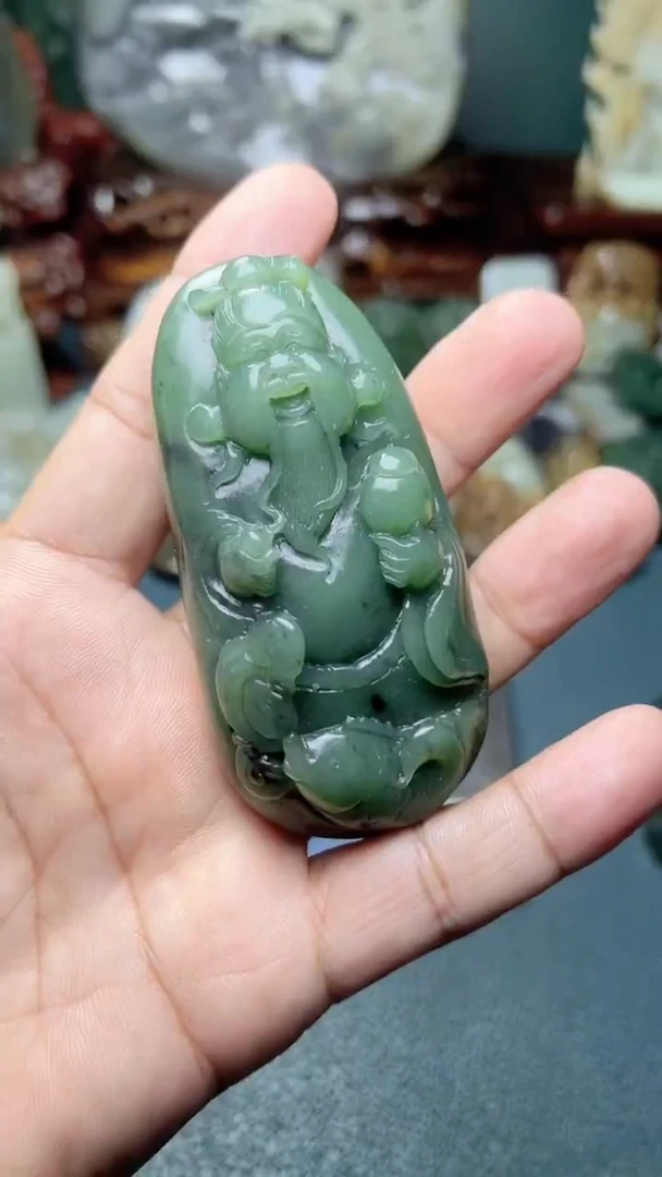 未镶嵌和田玉把件-