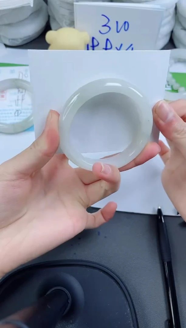 【闪购商品】石英质玉手镯未镶嵌171-52.4