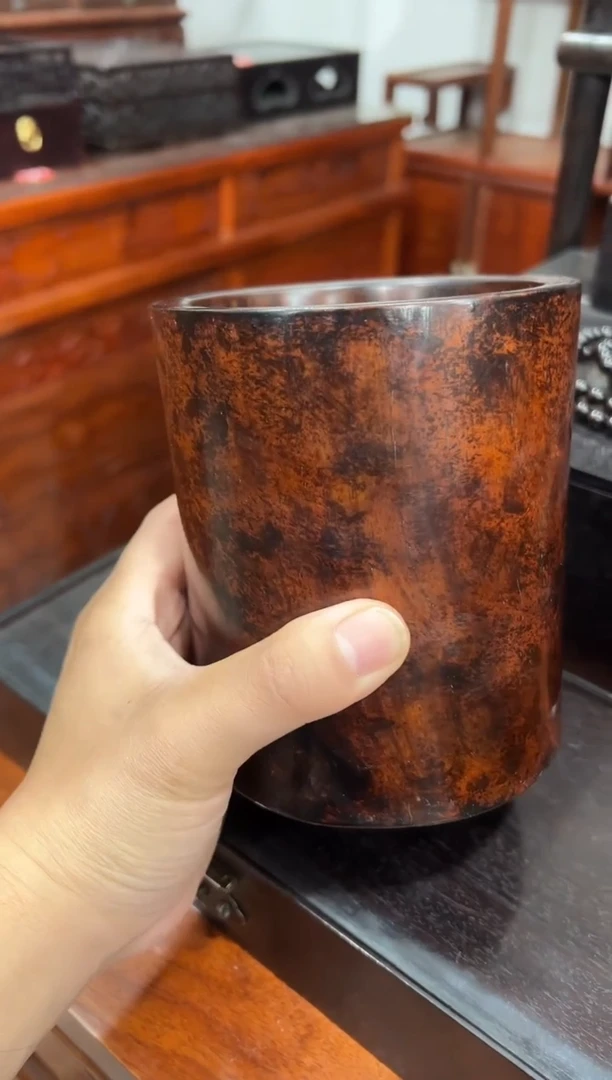 t****z小号花梨木笔筒