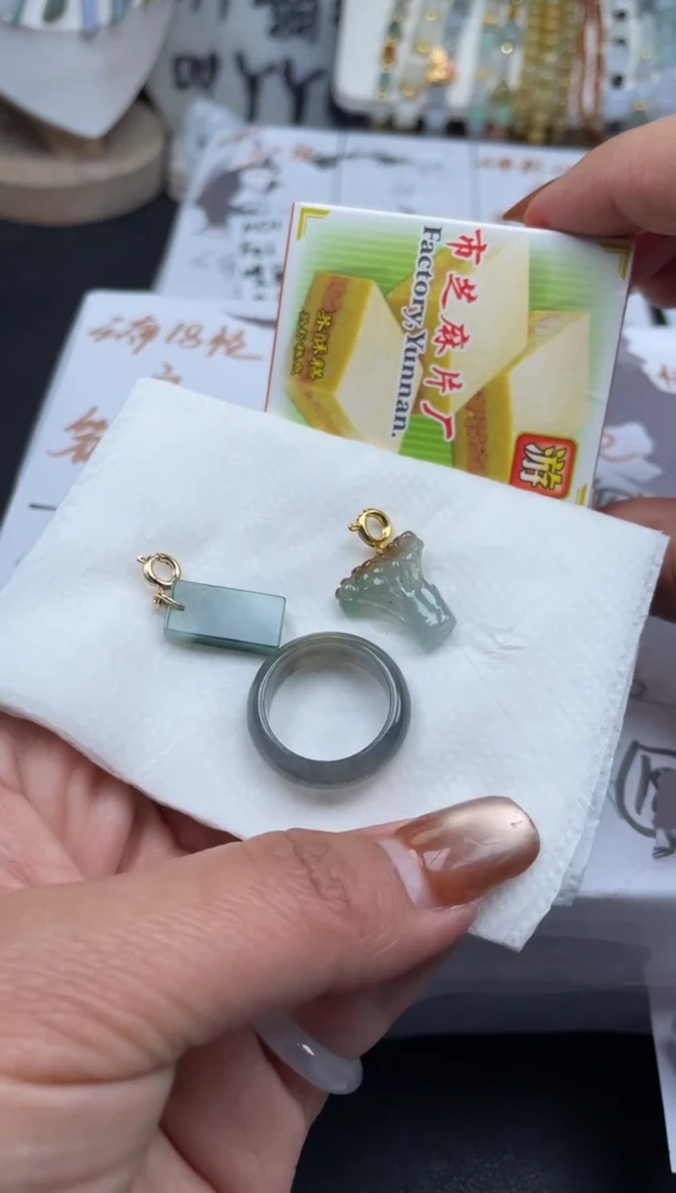 配石翡翠先*贝天然翡翠11