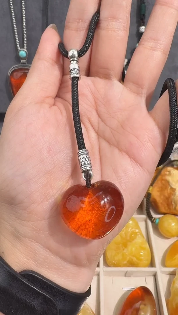 裸石琥珀未镶嵌沐*琥珀