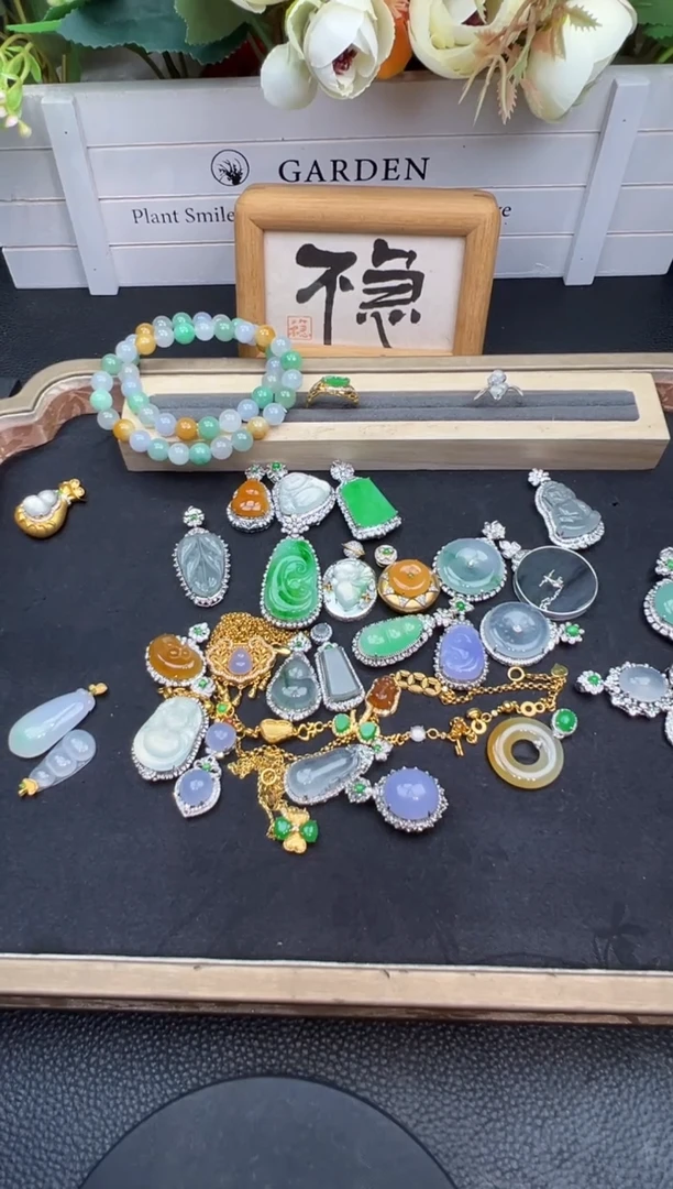 翡翠戒指18K金镶嵌勿拍