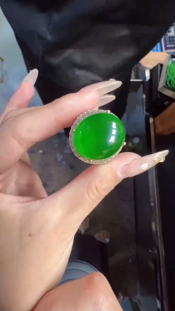 未镶嵌定制翡翠翡翠A货有轻微色差属于正常现象，蛋面多样性发货1