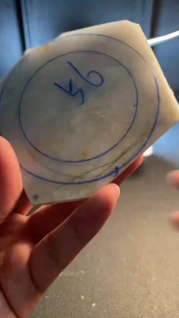 翡翠挂件未镶嵌翡翠