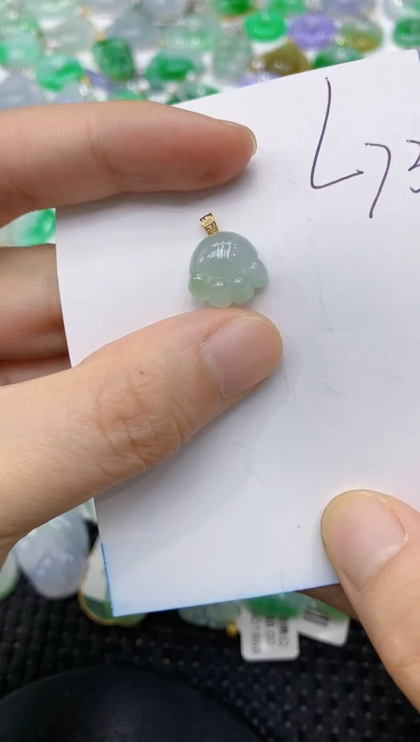 翡翠18K金镶嵌颈饰1111111111