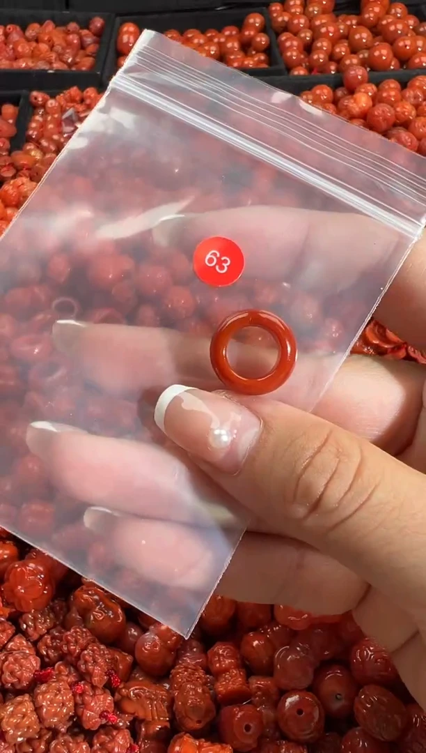 颈饰未镶嵌南红玛瑙1