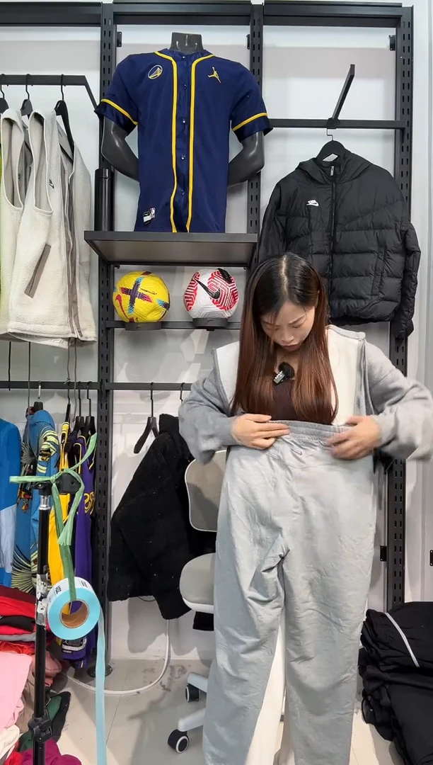 3220  编码  瑕疵直播间过款为准 尺码M   身高  160