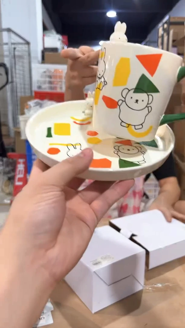 瓷片米菲兔几何盘加几何水杯